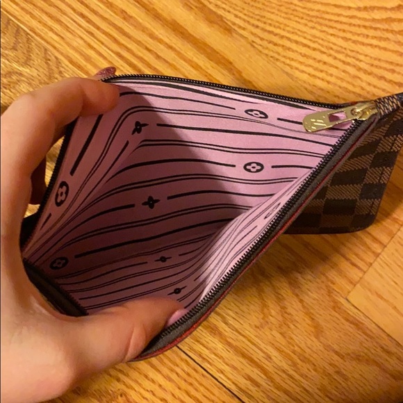 Shoulder bag and wristlet set - Picture 3 of 3